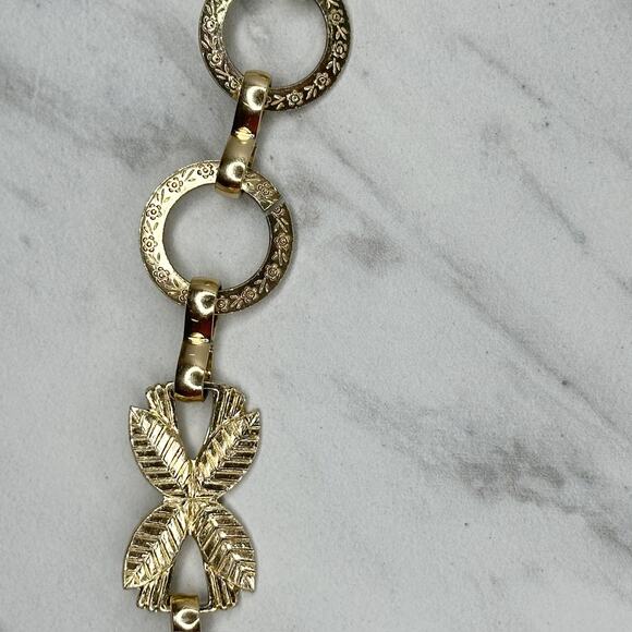 Lightweight Textured Gold Chain Link Belt XS/S Leaf Detail Adjustable โจ - Picture 9 of 13